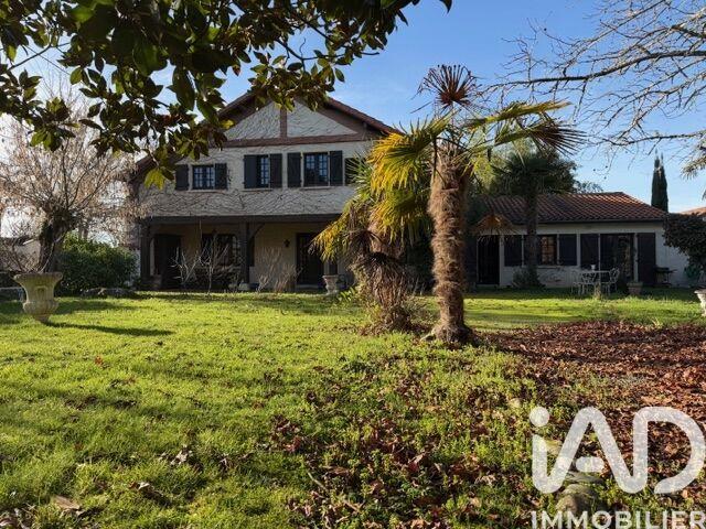 Maison de village - 275 m² - 6 pièces