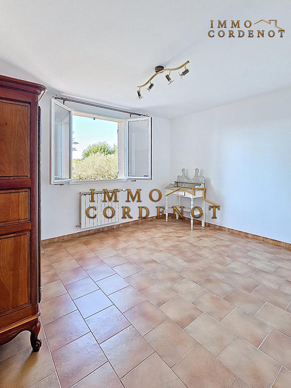 Villa - 184 m² - 6 pièces