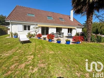 Maison - 180 m² - 7 pièces