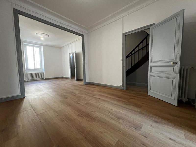 Maison - 135 m² - 9 pièces