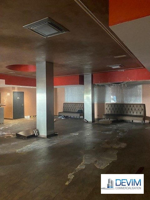 Local commercial - 236 m²