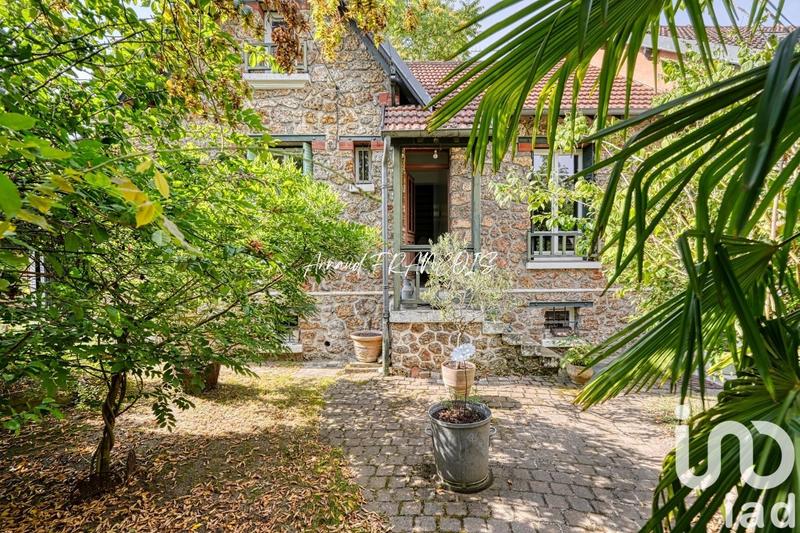 Maison - 184 m² - 9 pièces