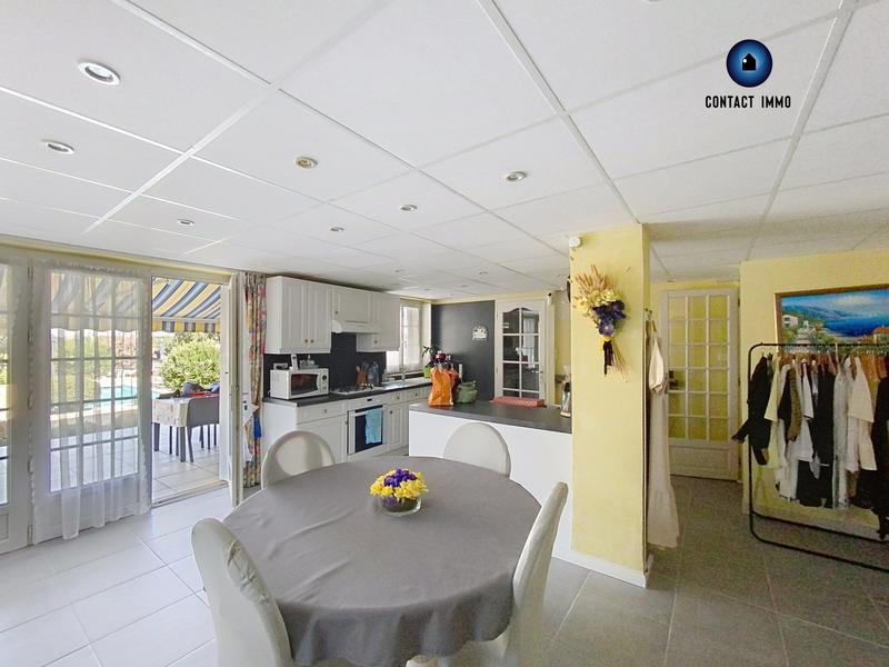 Maison traditionnelle - 200 m² - 7 pièces