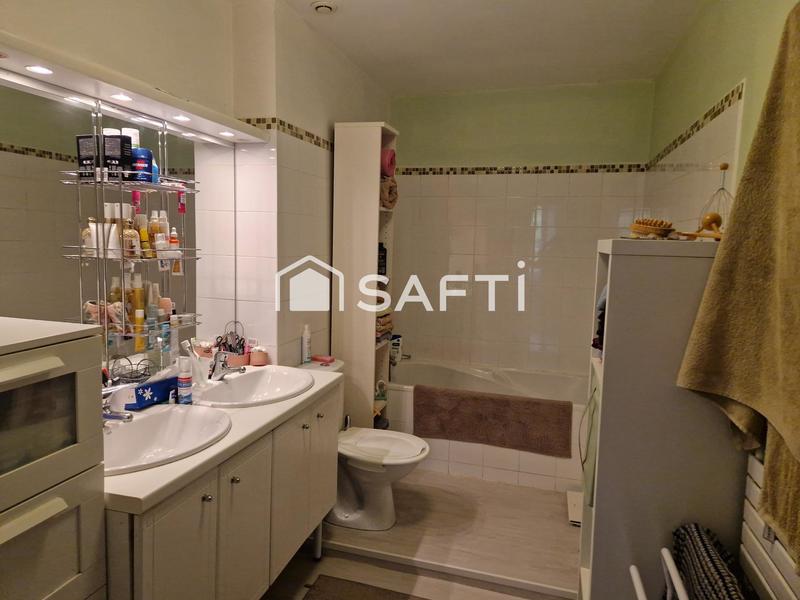 Maison - 300 m² - 9 pièces