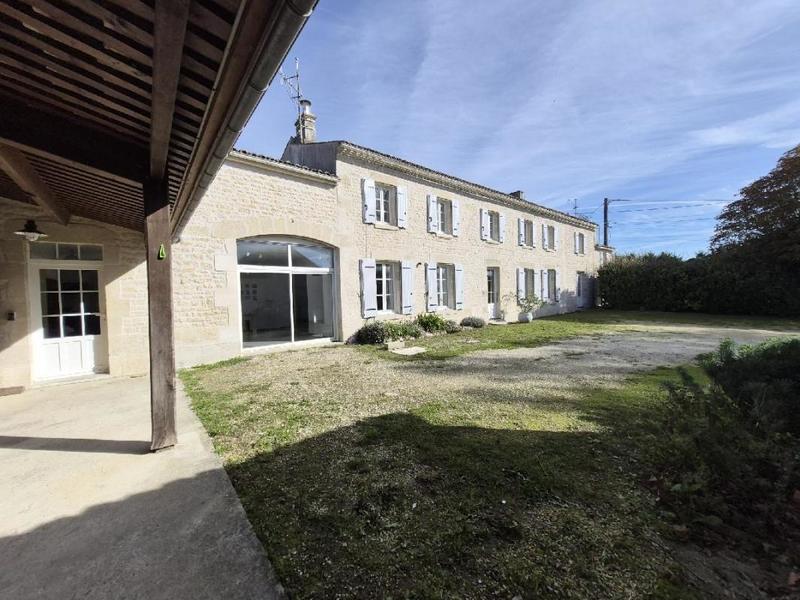 Maison - 315 m² - 13 pièces