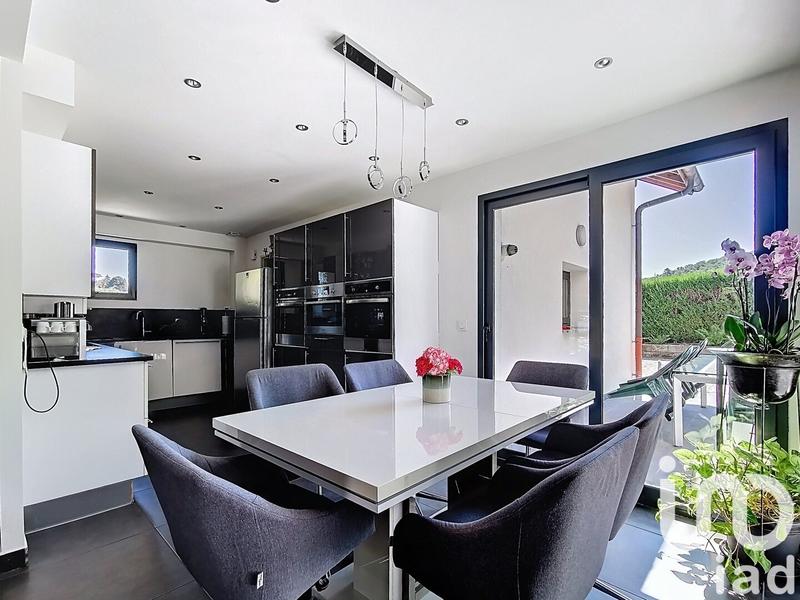 Maison - 135 m² - 5 pièces