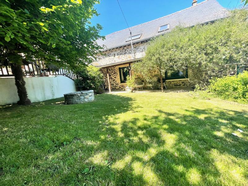 Maison - 232 m² - 9 pièces