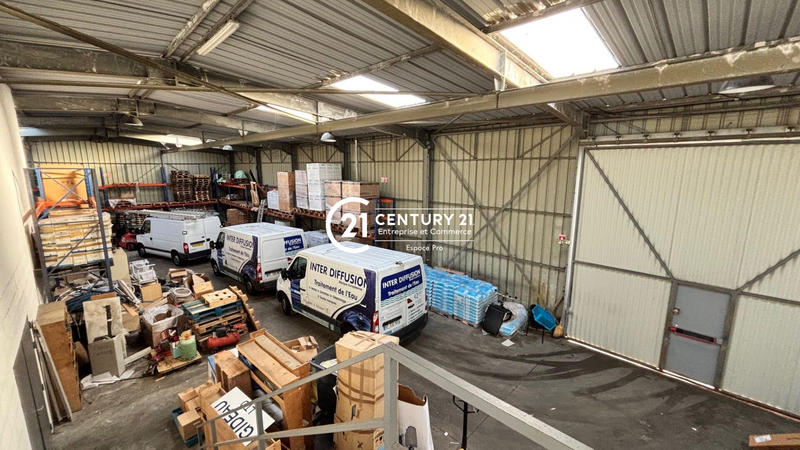 Entrepôt - 600 m²