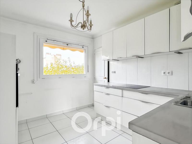 Appartement - 99 m² - 4 pièces