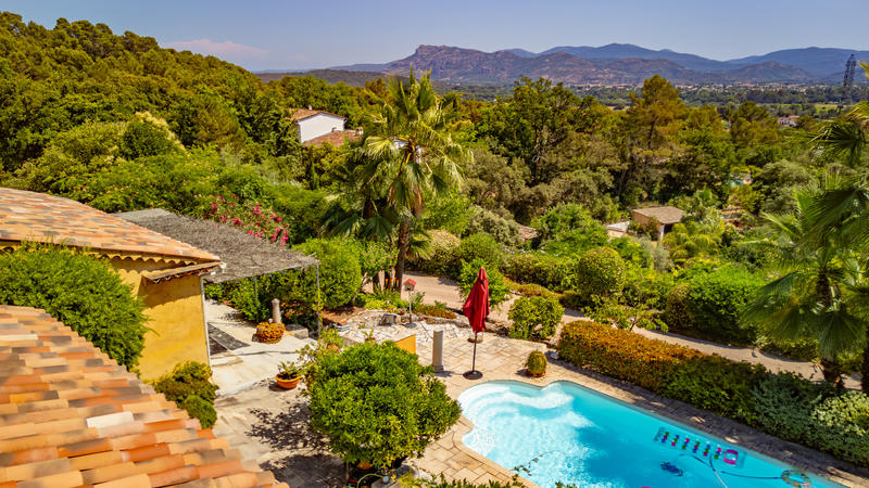 Mas - 240 m² - 6 pièces