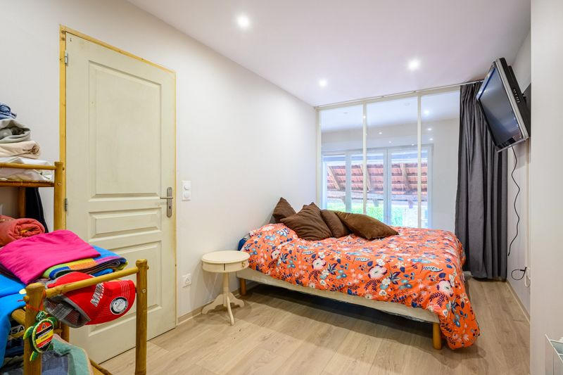 Maison - 210 m² - 6 pièces