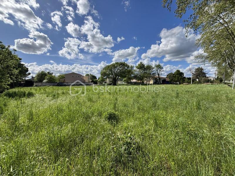 Terrain constructible - 1 033 m²