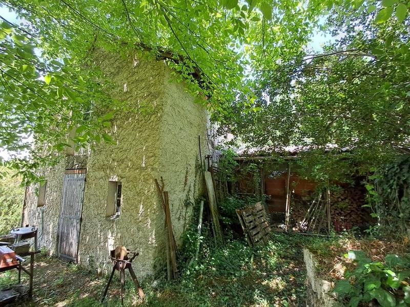 Propriété - 201 m² - 8 pièces