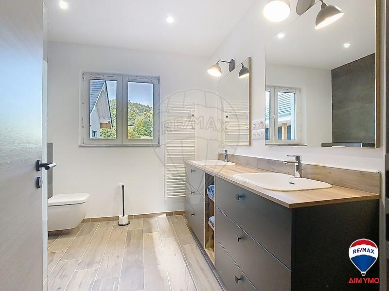 Maison - 300 m² - 10 pièces