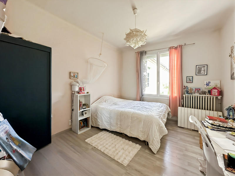 Maison - 260 m² - 8 pièces