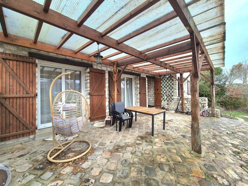 Maison - 93 m² - 4 pièces