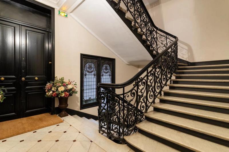 Appartement - 159 m² - 6 pièces