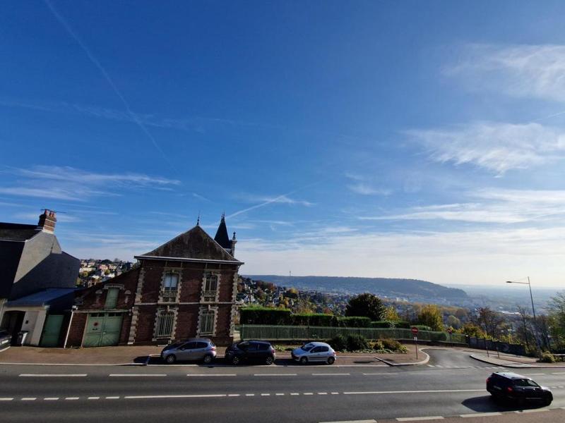 Appartement ancien - 97 m² - 5 pièces