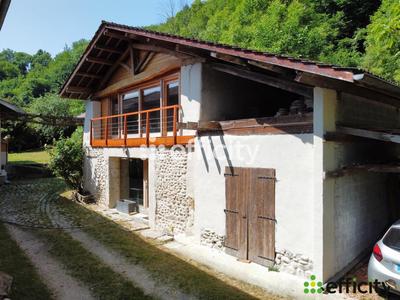 Maison - 390 m² - 12 pièces