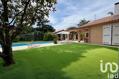 Maison - 246 m² - 8 pièces