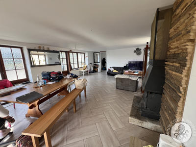 Maison - 134 m² - 10 pièces