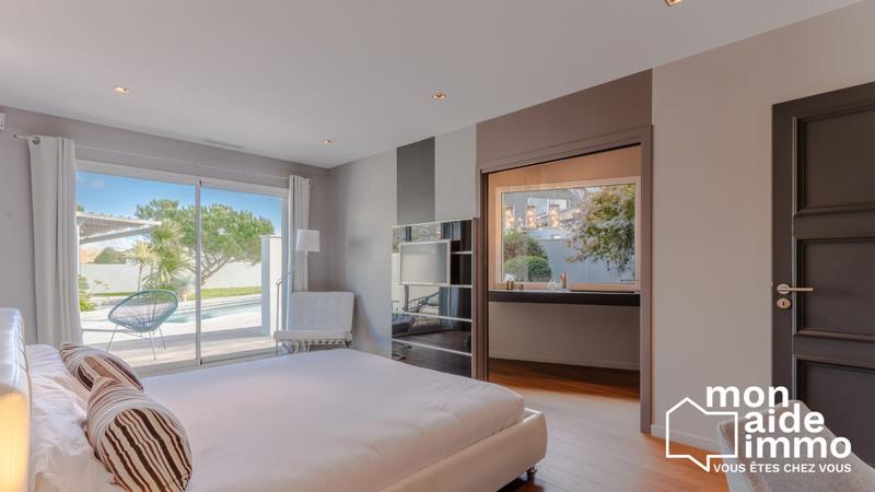 Maison contemporaine - 252 m² - 7 pièces