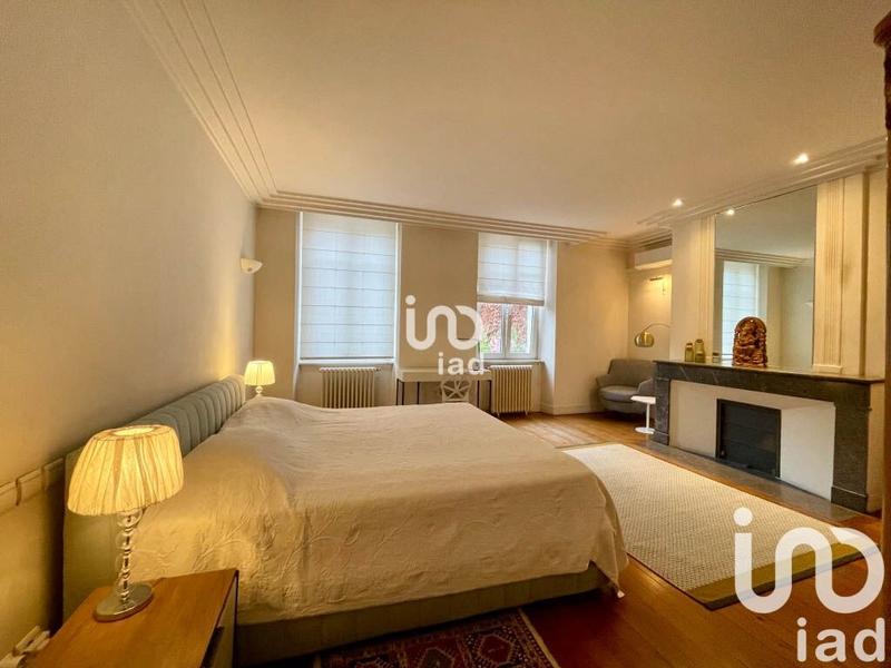 Maison - 527 m² - 5 pièces