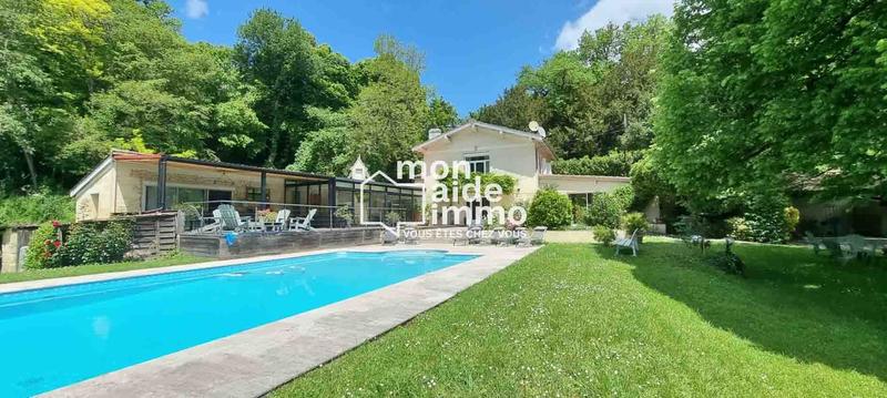 Maison ancienne - 275 m² - 7 pièces