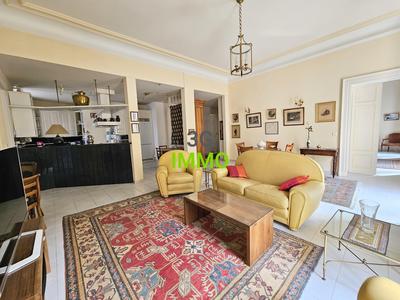 Appartement - 192 m² - 5 pièces