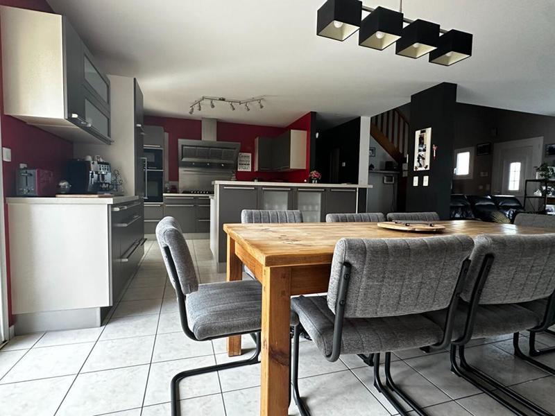 Maison - 182 m² - 6 pièces