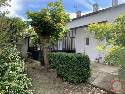 Maison ancienne - 233 m² - 8 pièces