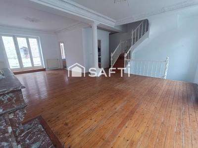 Maison - 227 m² - 8 pièces