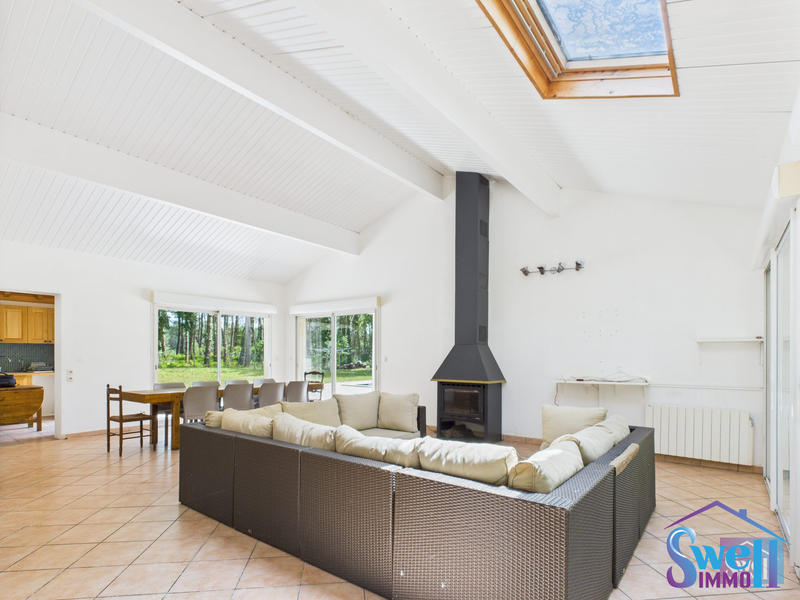 Maison contemporaine - 272 m² - 9 pièces