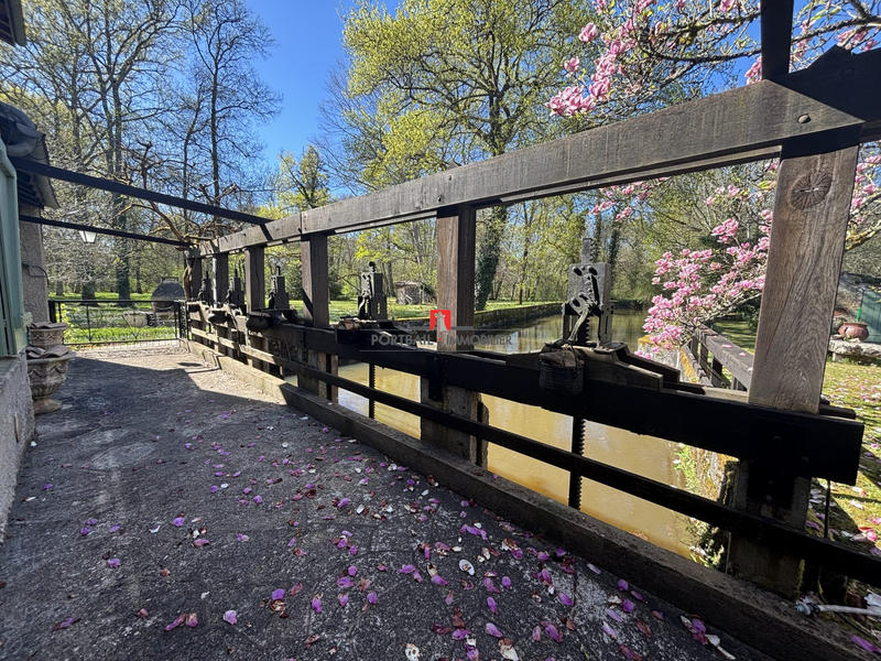 Maison ancienne - 180 m² - 6 pièces