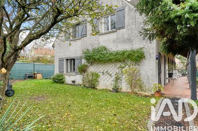 Maison - 193 m² - 10 pièces