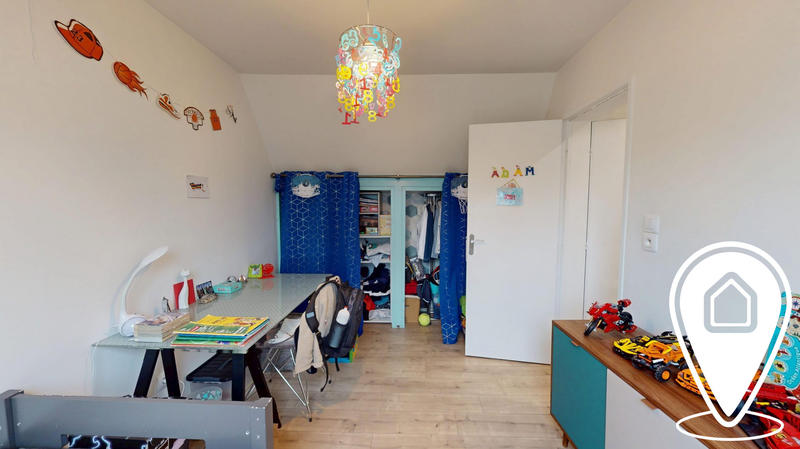 Maison - 96 m² - 6 pièces