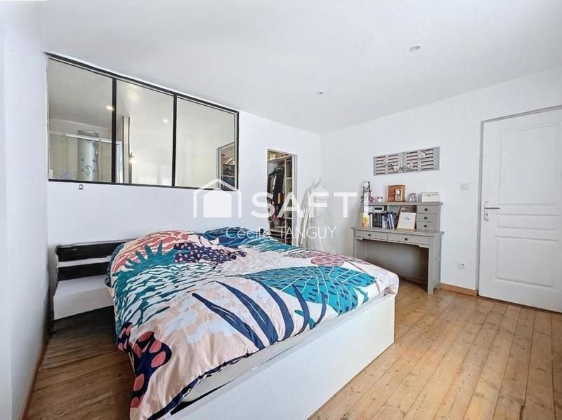 Maison - 220 m² - 9 pièces