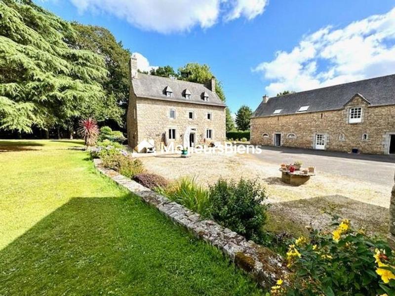 Propriété - 192 m² - 12 pièces