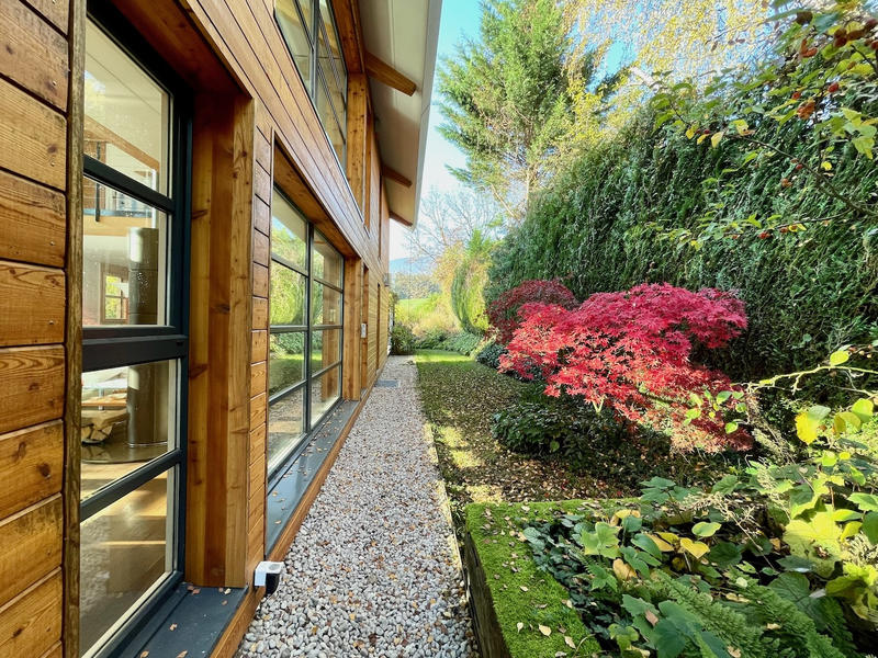 Propriété - 246 m² - 8 pièces