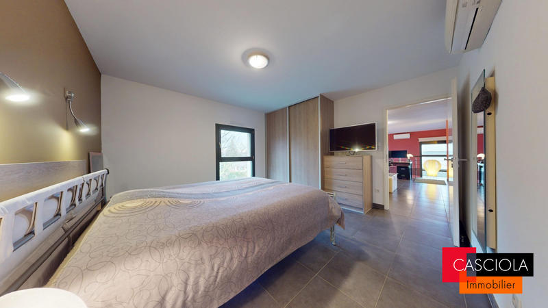 Maison - 200 m² - 6 pièces