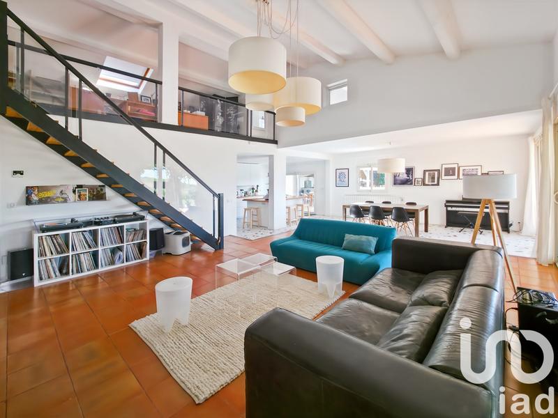 Maison - 299 m² - 9 pièces