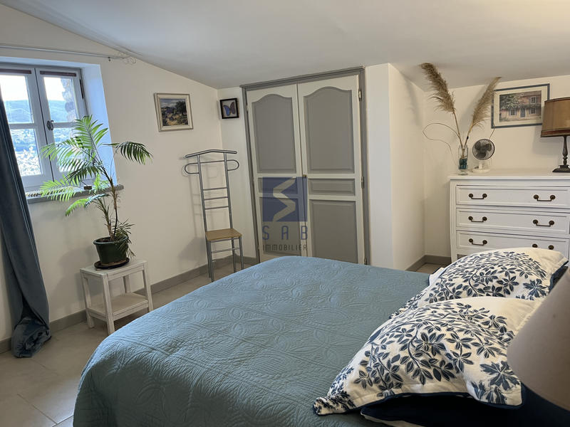 Maison - 450 m² - 11 pièces