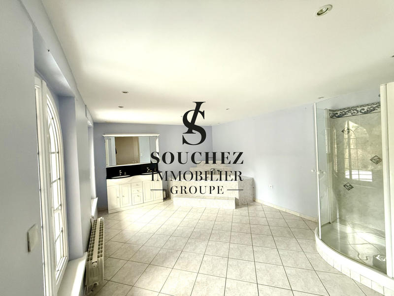 Maison - 352 m² - 10 pièces