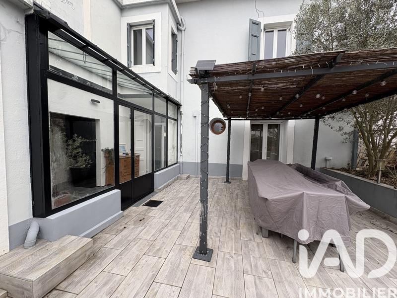 Maison de ville - 181 m² - 9 pièces