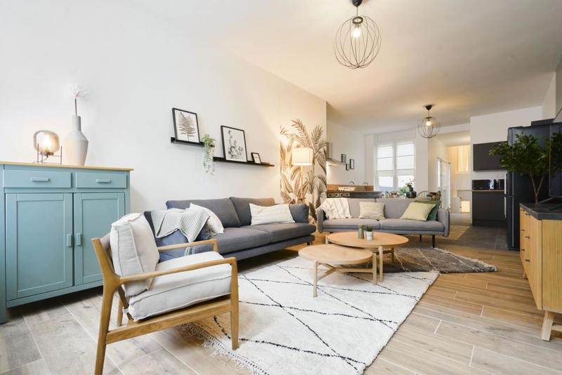 Maison - 224 m² - 11 pièces