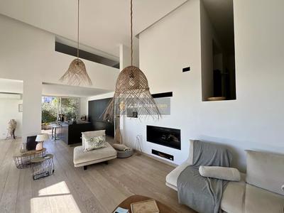 Maison - 185 m² - 6 pièces