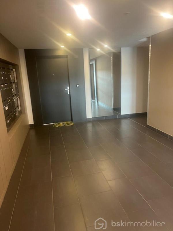 Appartement - 85 m² - 5 pièces