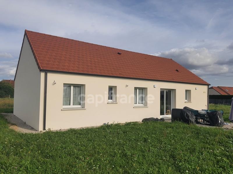 Maison - 90 m² - 4 pièces