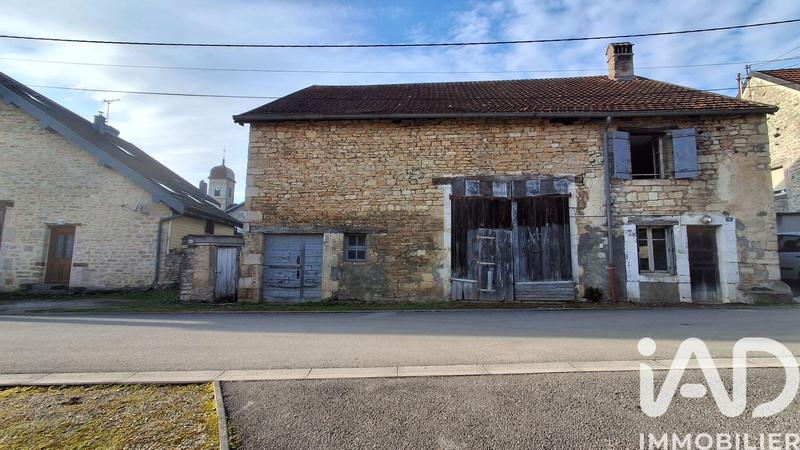Maison de village - 250 m² - 2 pièces