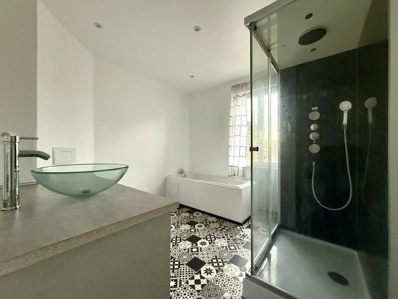 Maison - 95 m² - 5 pièces